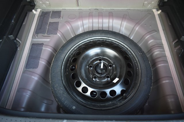 Used 2025 Chevrolet Trax LT w/ LT Convenience Package image 37