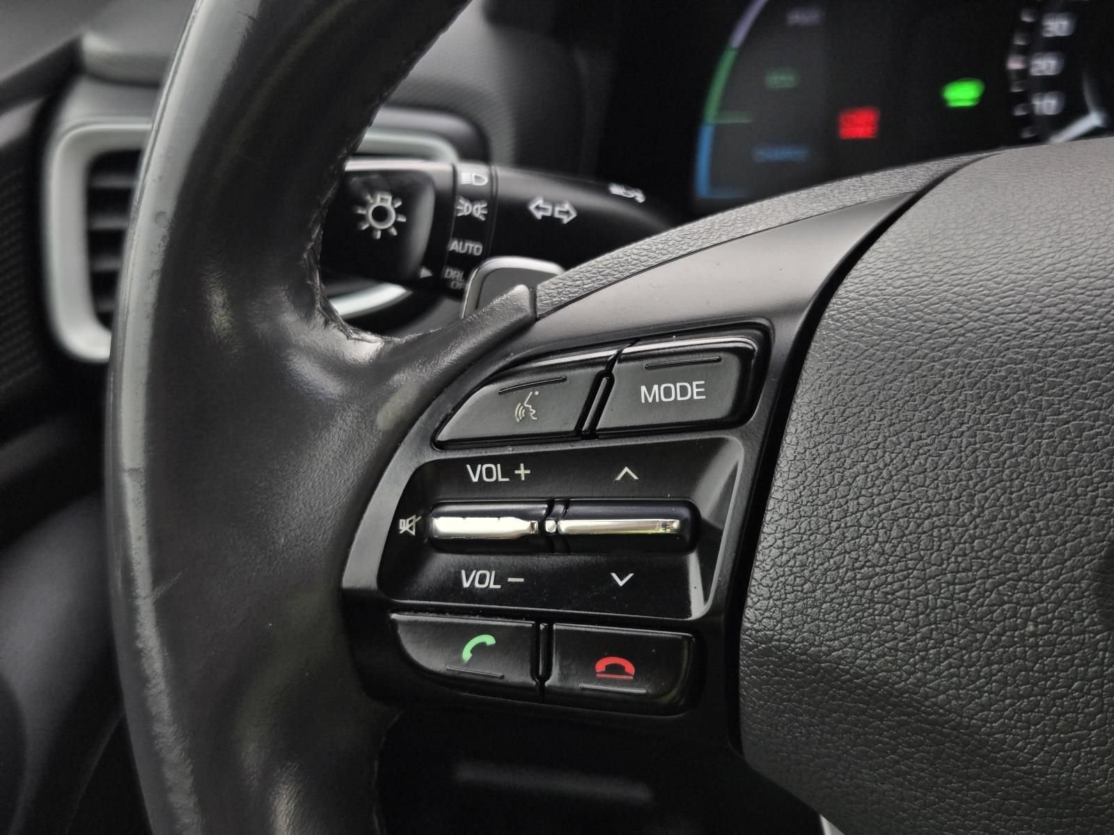 Used 2019 Hyundai Ioniq Limited FWD image 30