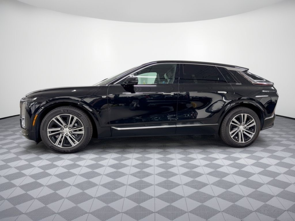Used 2024 Cadillac Lyriq Luxury RWD image 2