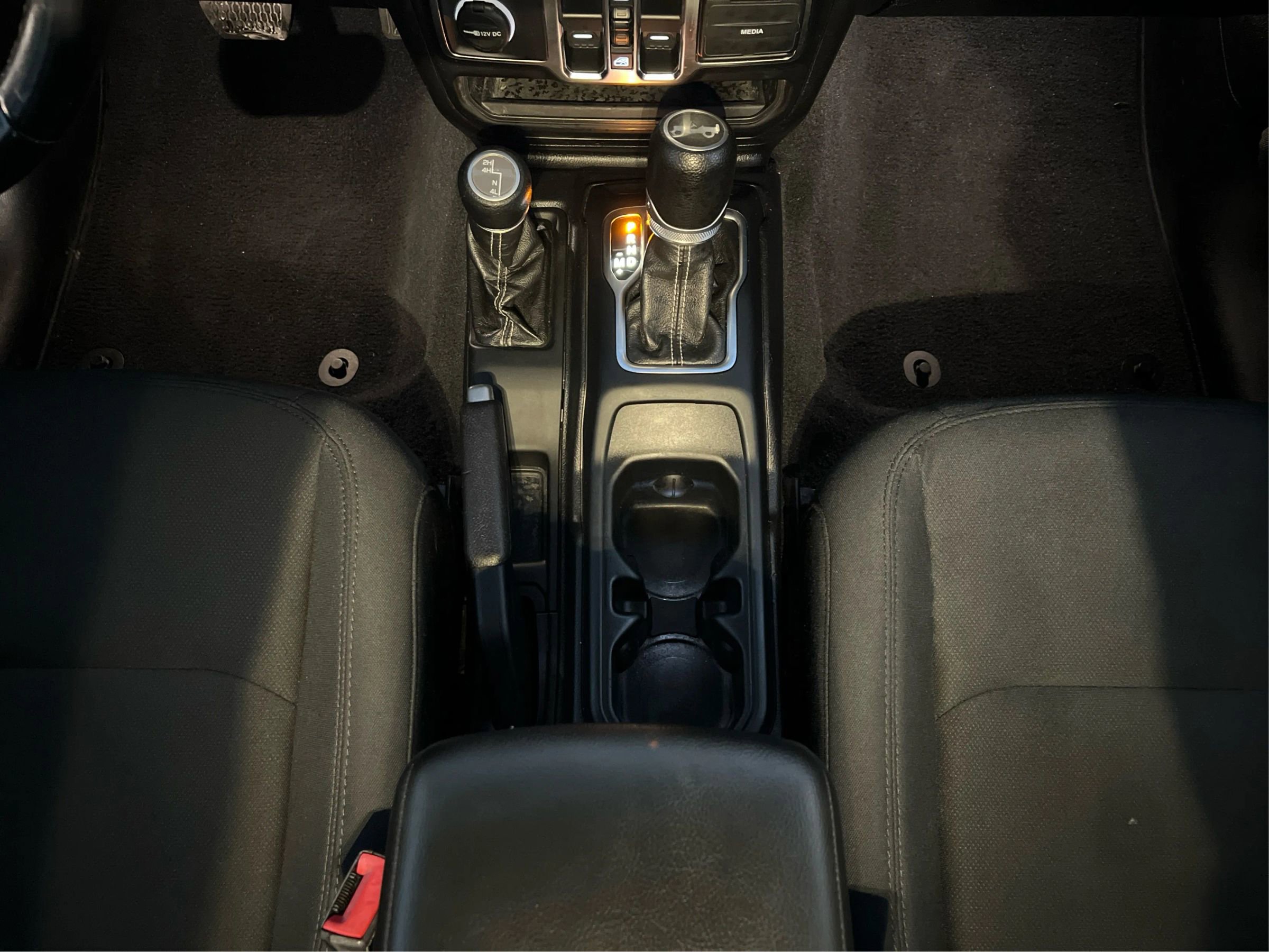 Used 2020 Jeep Wrangler Unlimited Sahara image 16