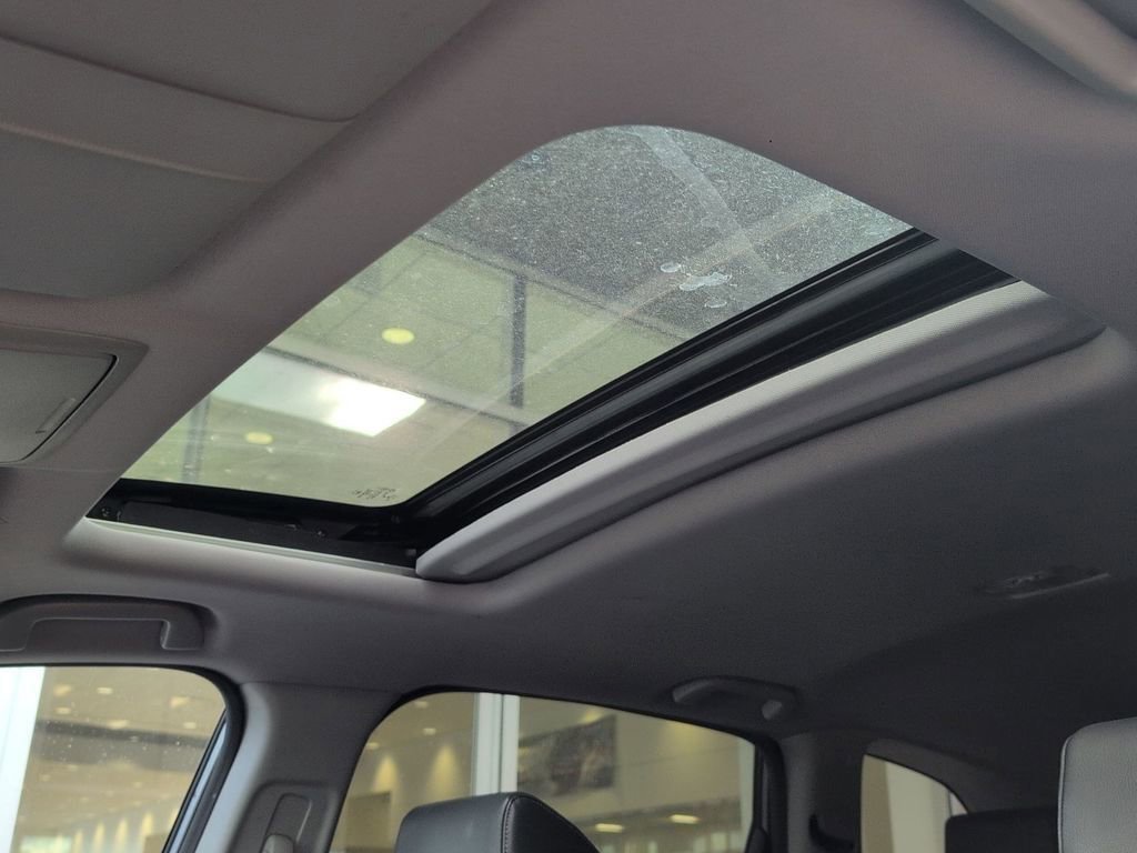 Used 2019 Honda CR-V Touring image 11