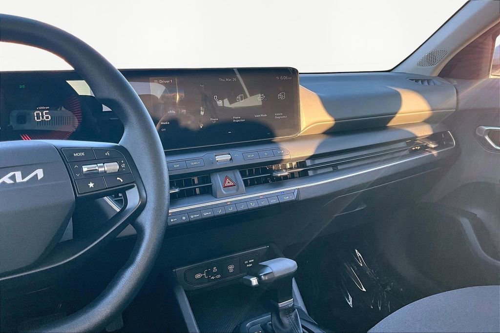 Used 2025 Kia K4 LXS image 6