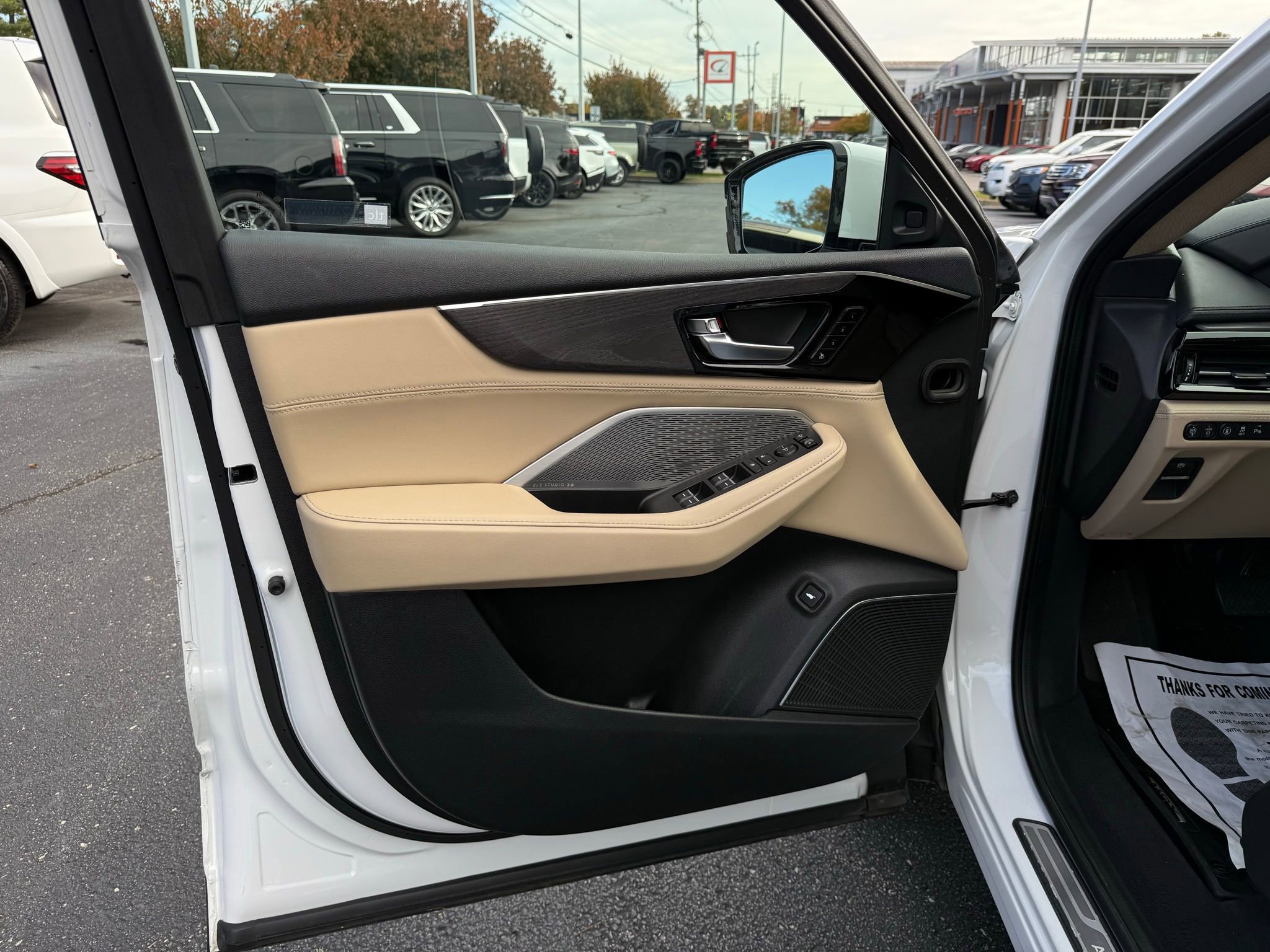 Used 2022 Acura MDX SH-AWD w/ Advance Package image 33