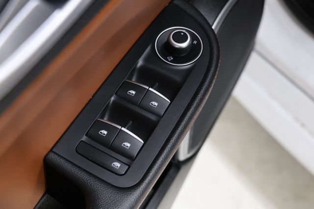 Used 2019 Alfa Romeo Giulia AWD w/ Cold Weather Package image 19