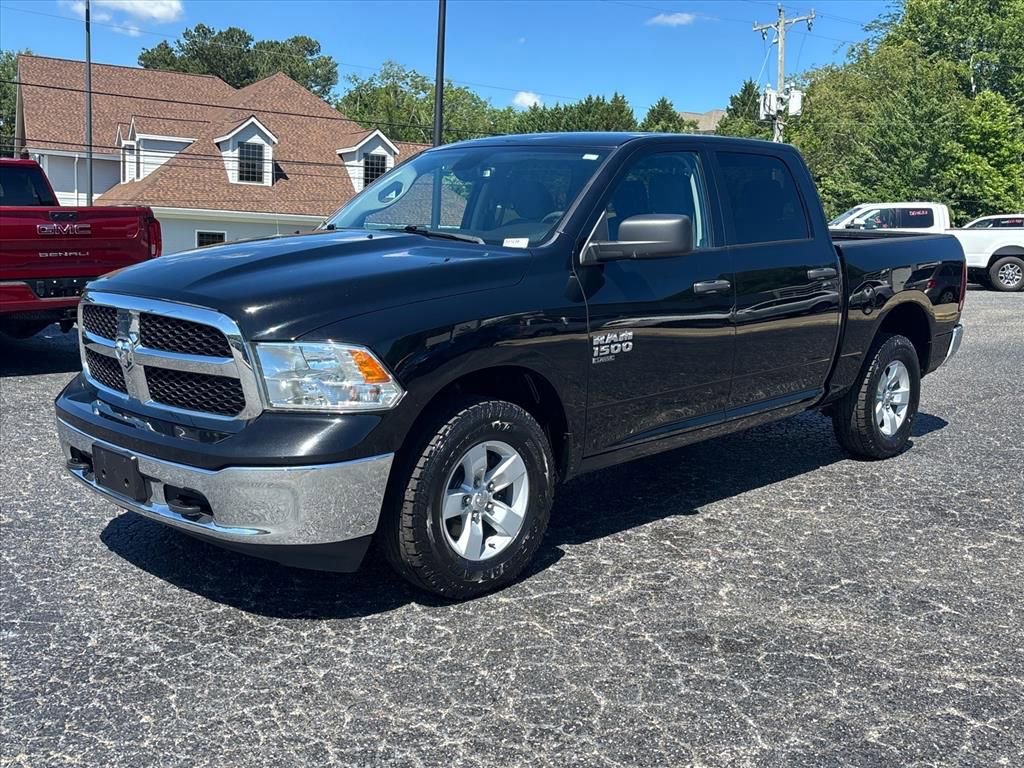Used 2022 RAM 1500 Classic SLT w/ Protection Group AWD/4WD image 3