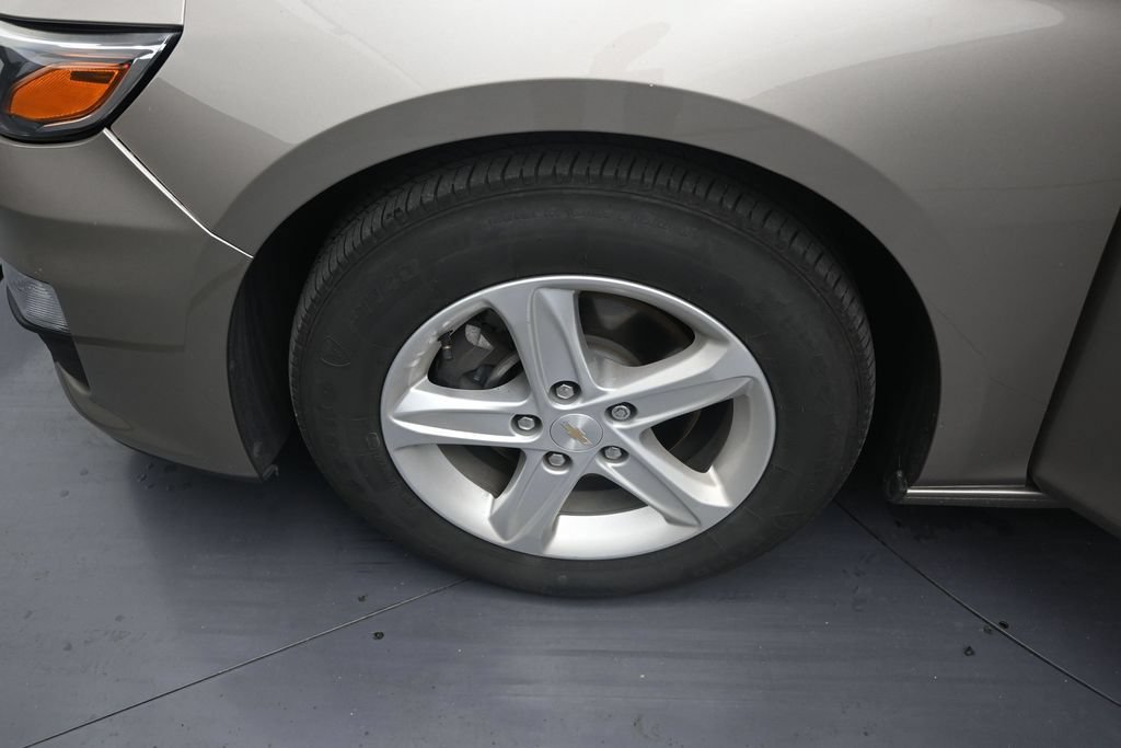 Used 2025 Chevrolet Malibu LS FWD image 9