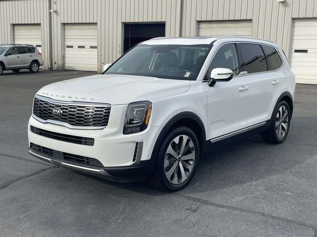 Used 2020 Kia Telluride EX w/ EX Premium Package image 3