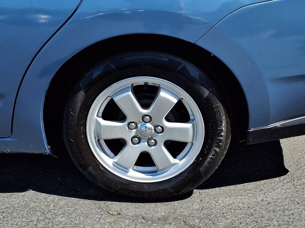 Used 2007 Toyota Prius w/ Pkg 5 FWD image 4