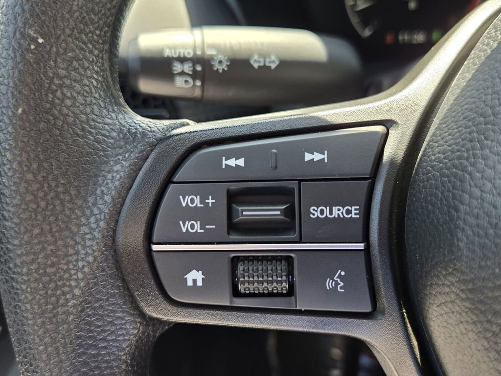 Certified 2025 Honda HR-V LX image 24