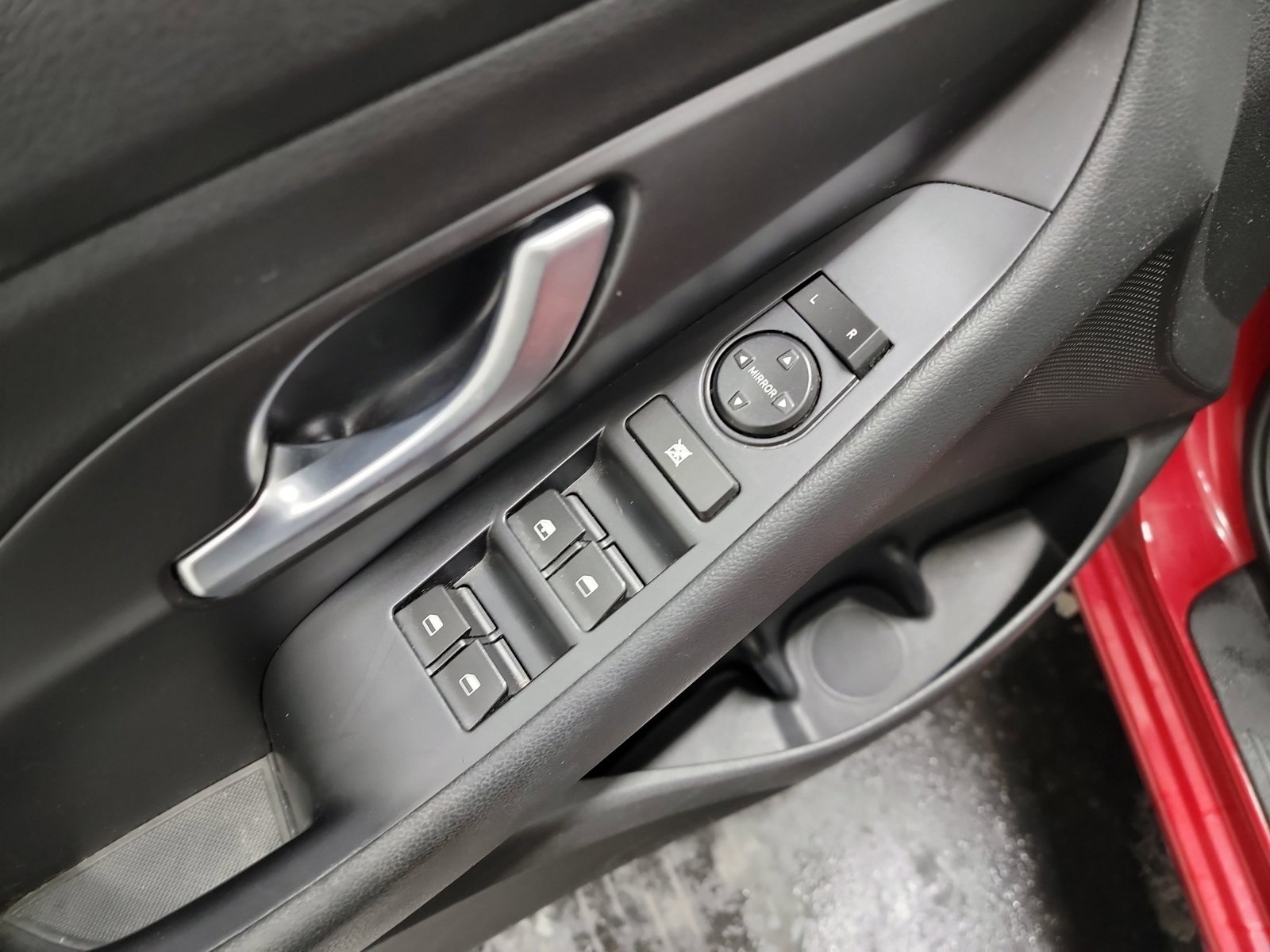 Used 2018 Hyundai Elantra GT image 14