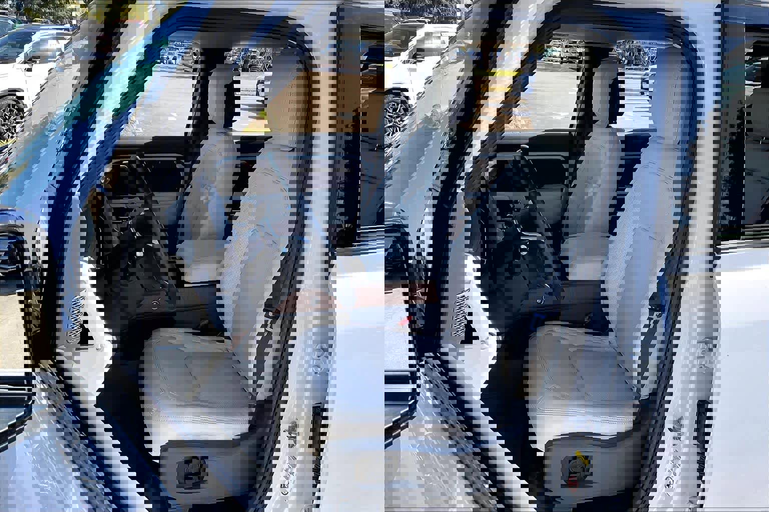 Used 2023 Land Rover Defender 110 SE image 6