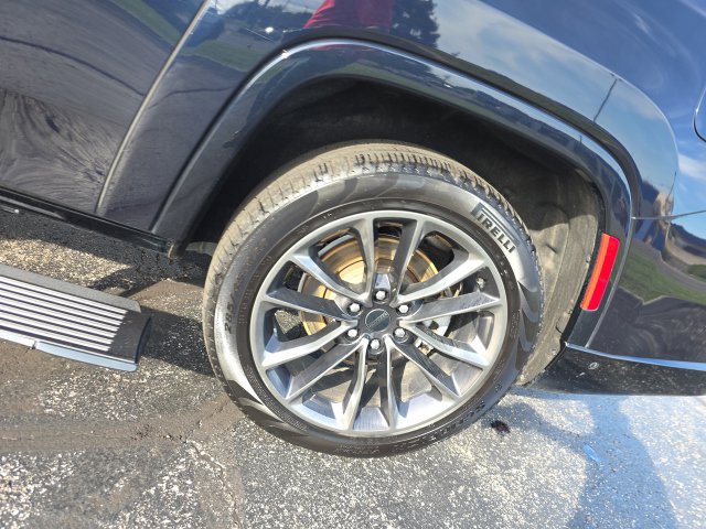 Used 2025 Jeep Grand Wagoneer L Series III w/ Quick Order Packagew 28T AWD/4WD image 45