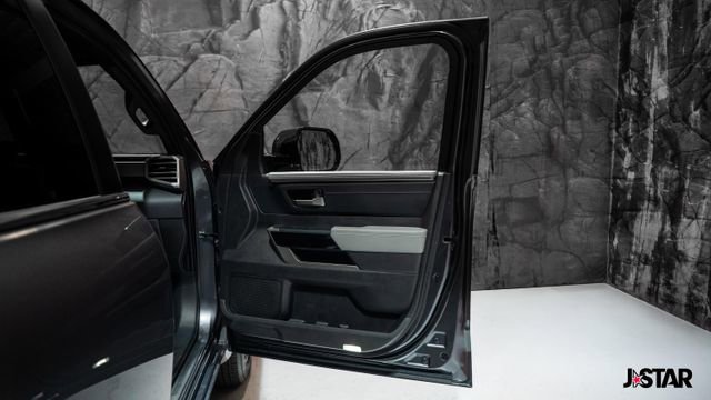 Used 2025 Toyota Tundra Limited image 8