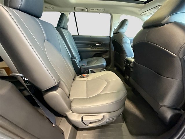 New 2026 Toyota Grand Highlander Platinum image 24