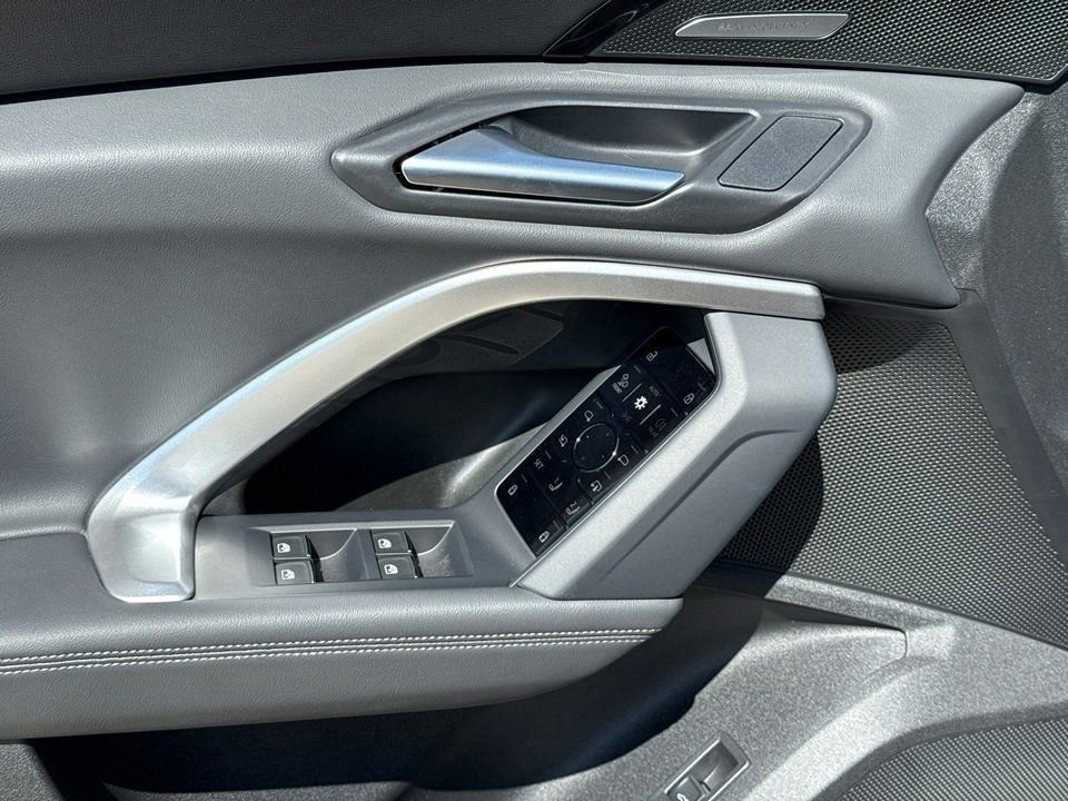Certified 2025 Audi Q5 Premium w/ Premium Plus AWD/4WD image 17