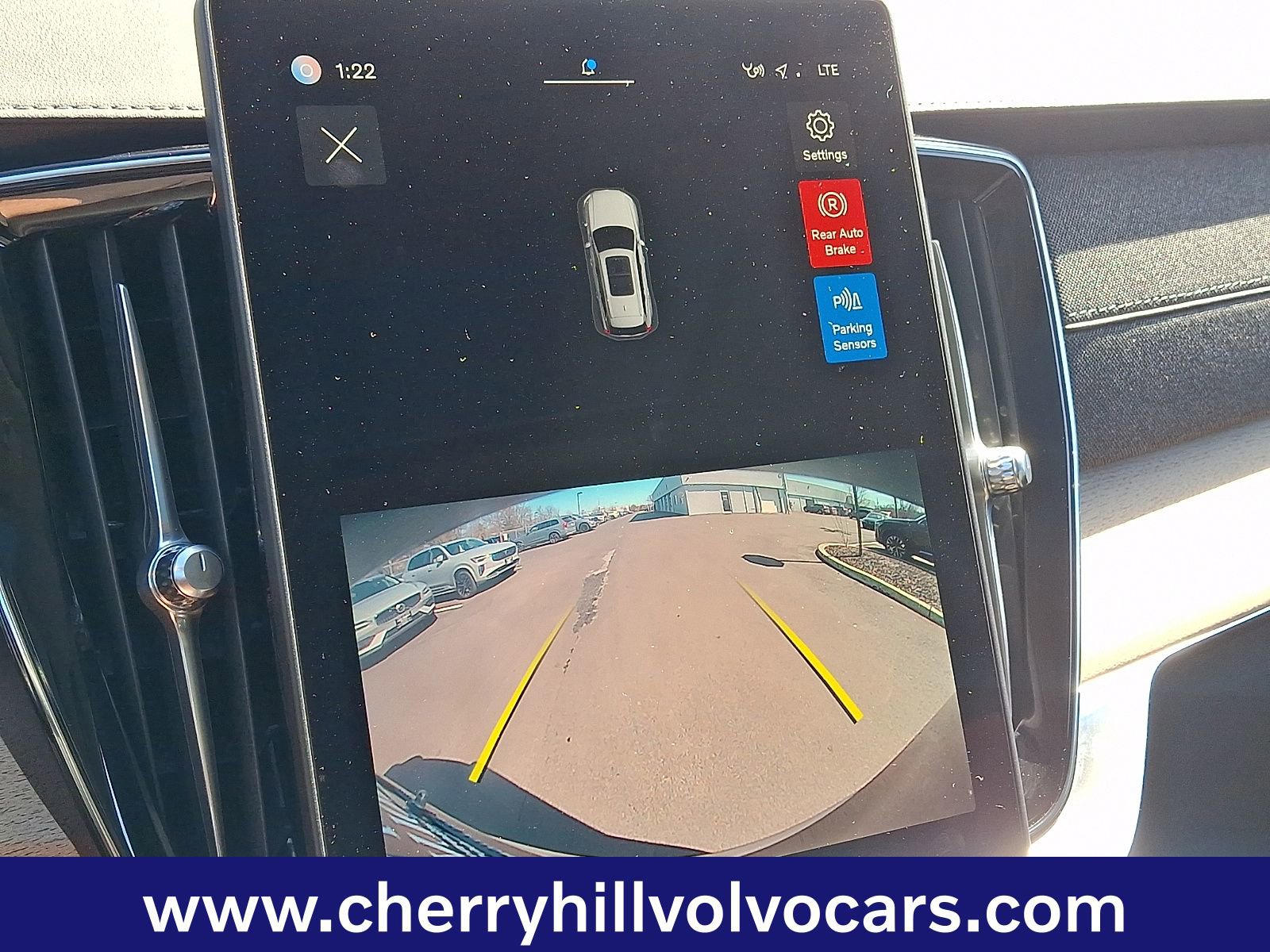 Certified 2025 Volvo XC90 B6 Core image 19