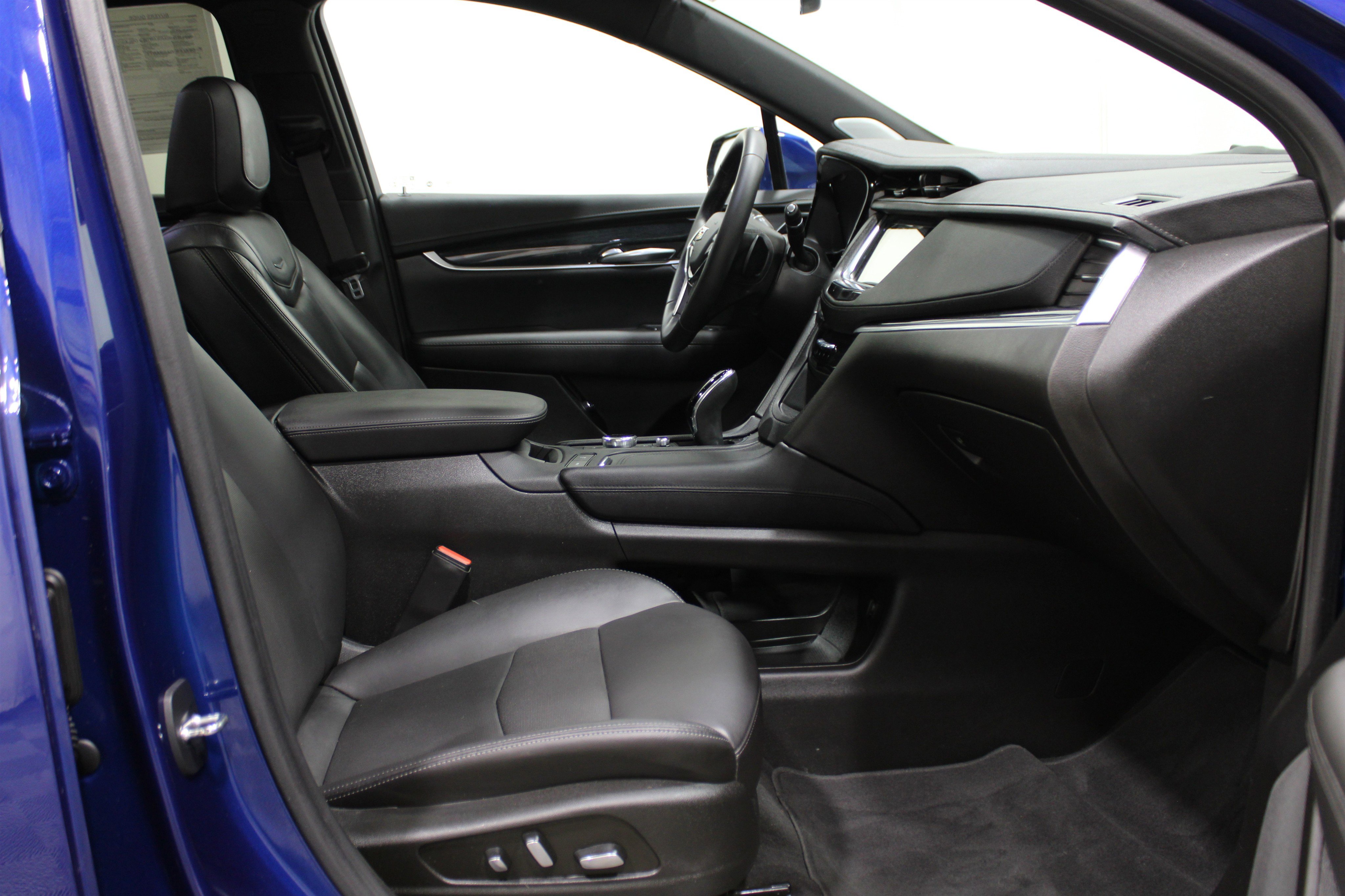 Certified 2023 Cadillac XT5 Premium Luxury image 30