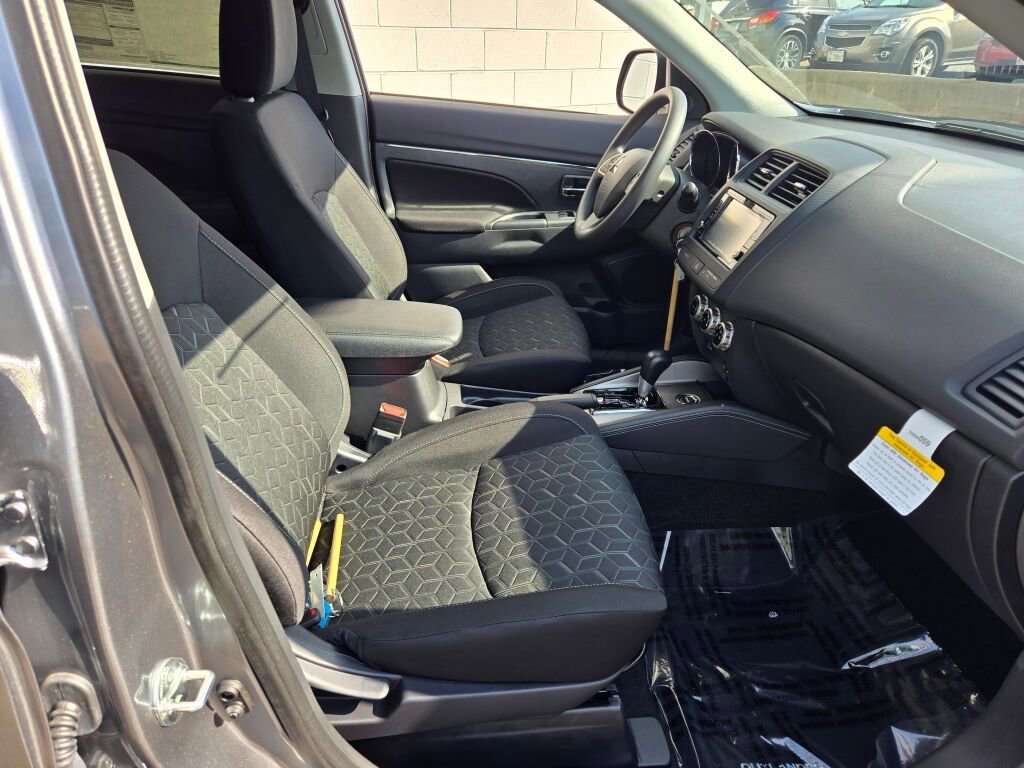 New 2025 Mitsubishi Outlander Sport ES image 4