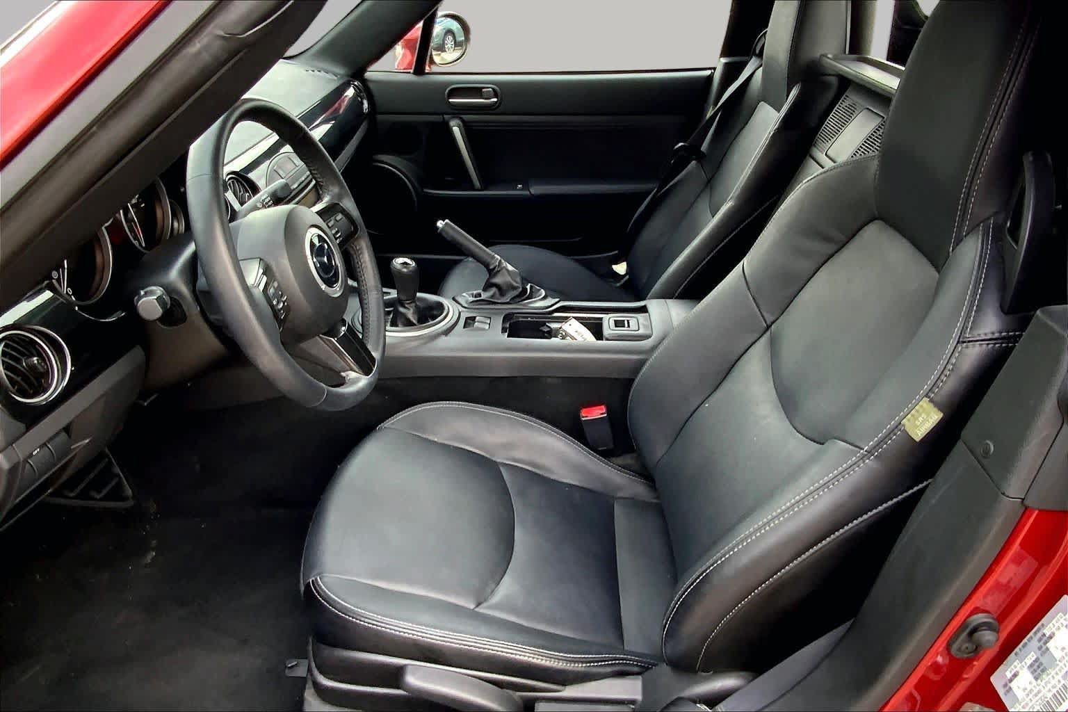 Used 2015 MAZDA MX-5 Miata Grand Touring w/ Premium Package RWD image 16