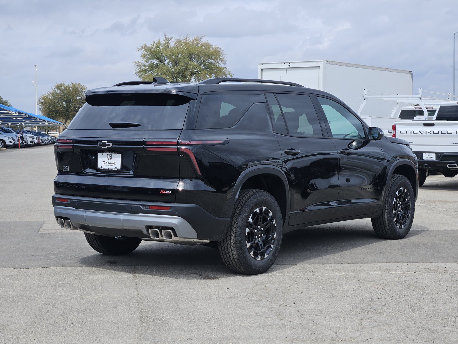 New 2027 Chevrolet Traverse Z71 w/ Driver Confidence Package AWD/4WD image 4