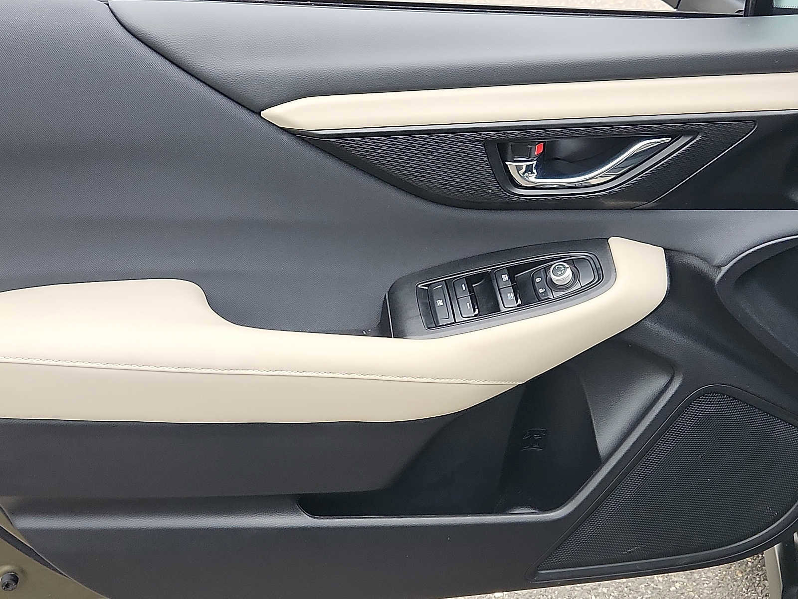 Used 2023 Subaru Outback Premium image 12