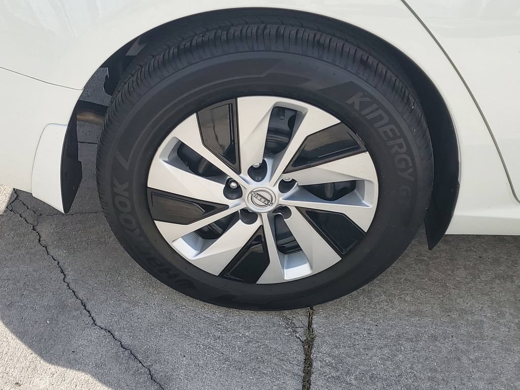 Certified 2025 Nissan Altima 2.5 S FWD image 14