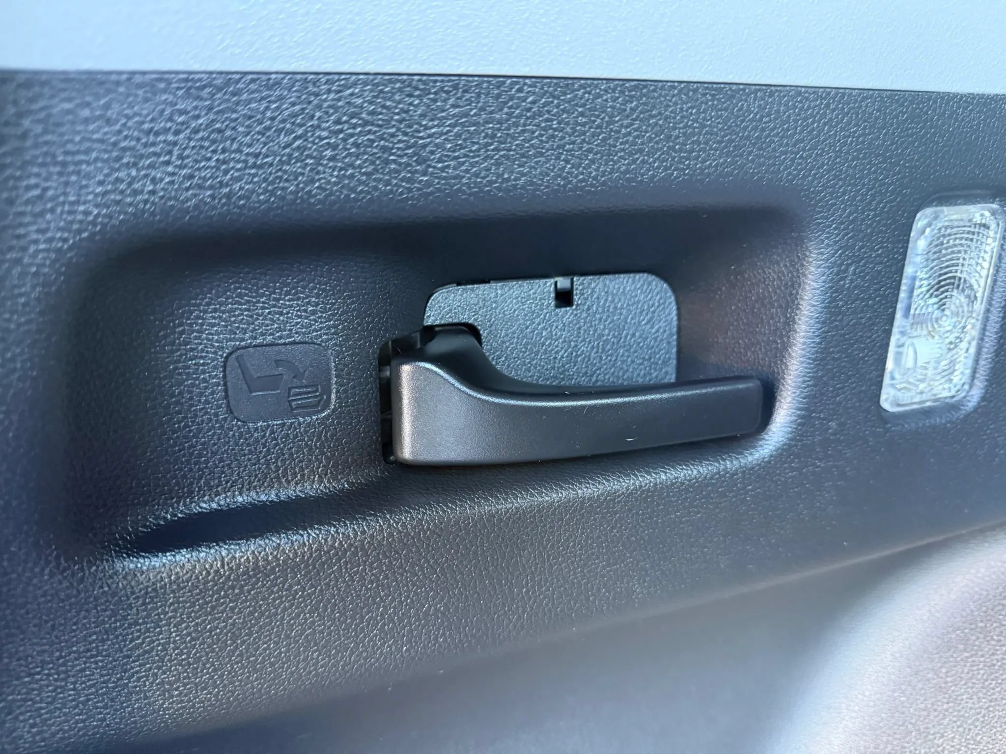 Used 2018 Honda CR-V LX image 28