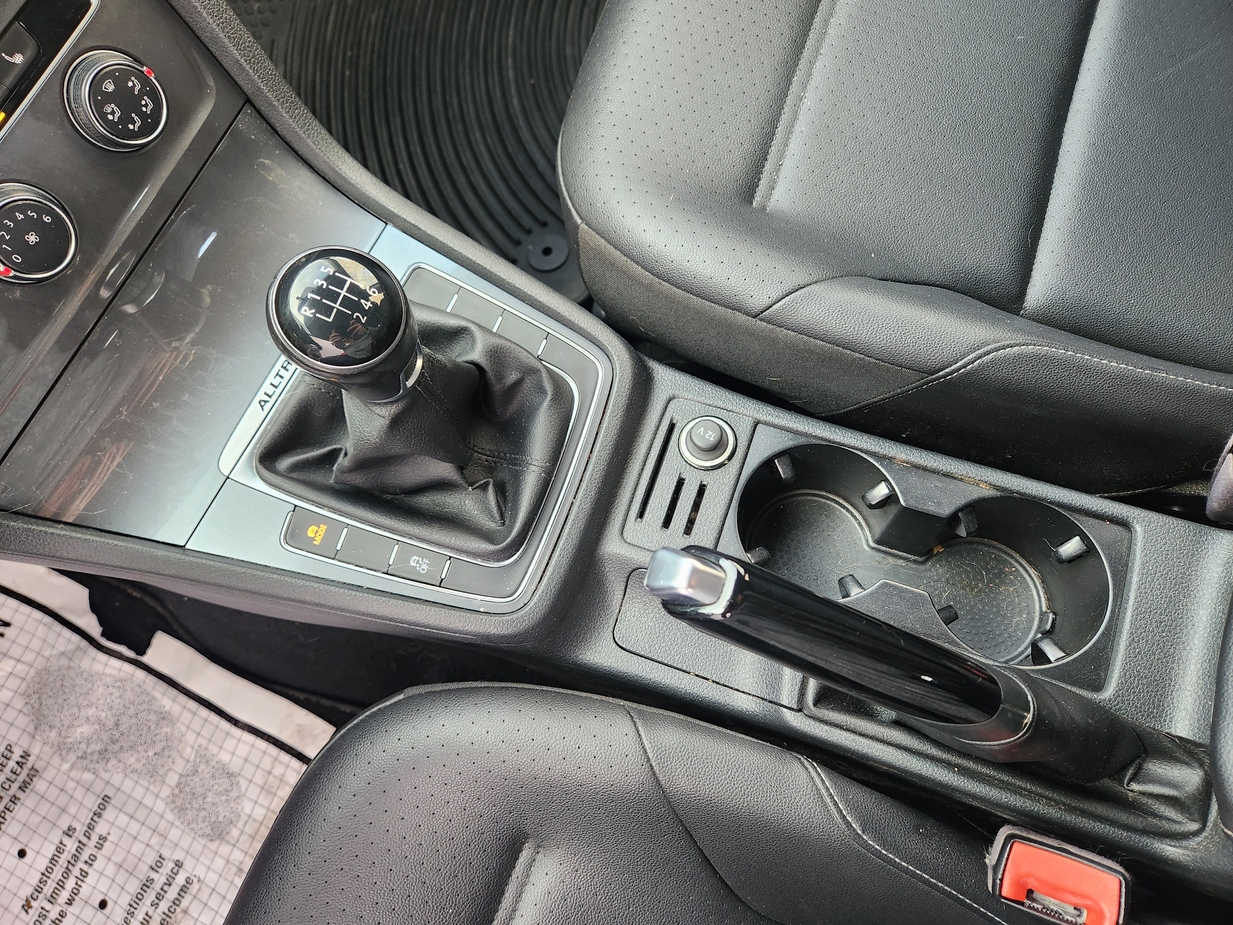 Used 2017 Volkswagen Golf Alltrack S image 14