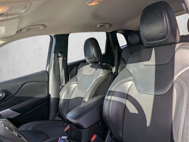 Used 2018 Jeep Cherokee Latitude Plus w/ Cold Weather Group image 18