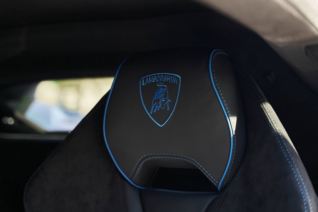 Used 2023 Lamborghini Huracan Tecnica image 40