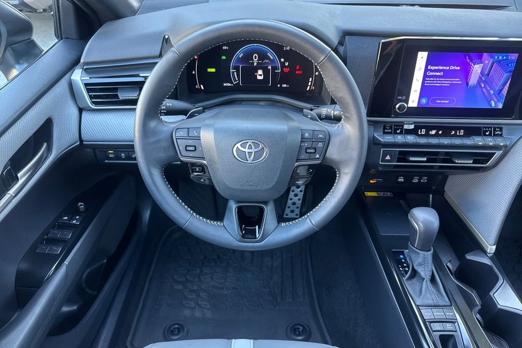 Certified 2025 Toyota Camry SE w/ Convenience Package image 13