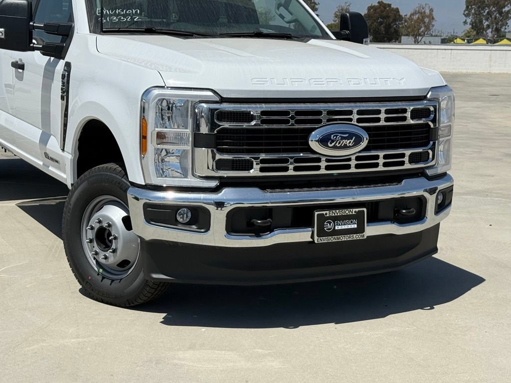 New 2026 Ford F350 XL w/ XL Chrome Package AWD/4WD image 3