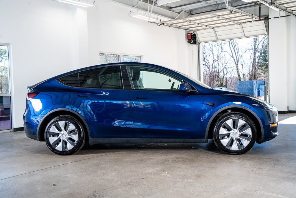 Used 2023 Tesla Model Y Long Range image 5