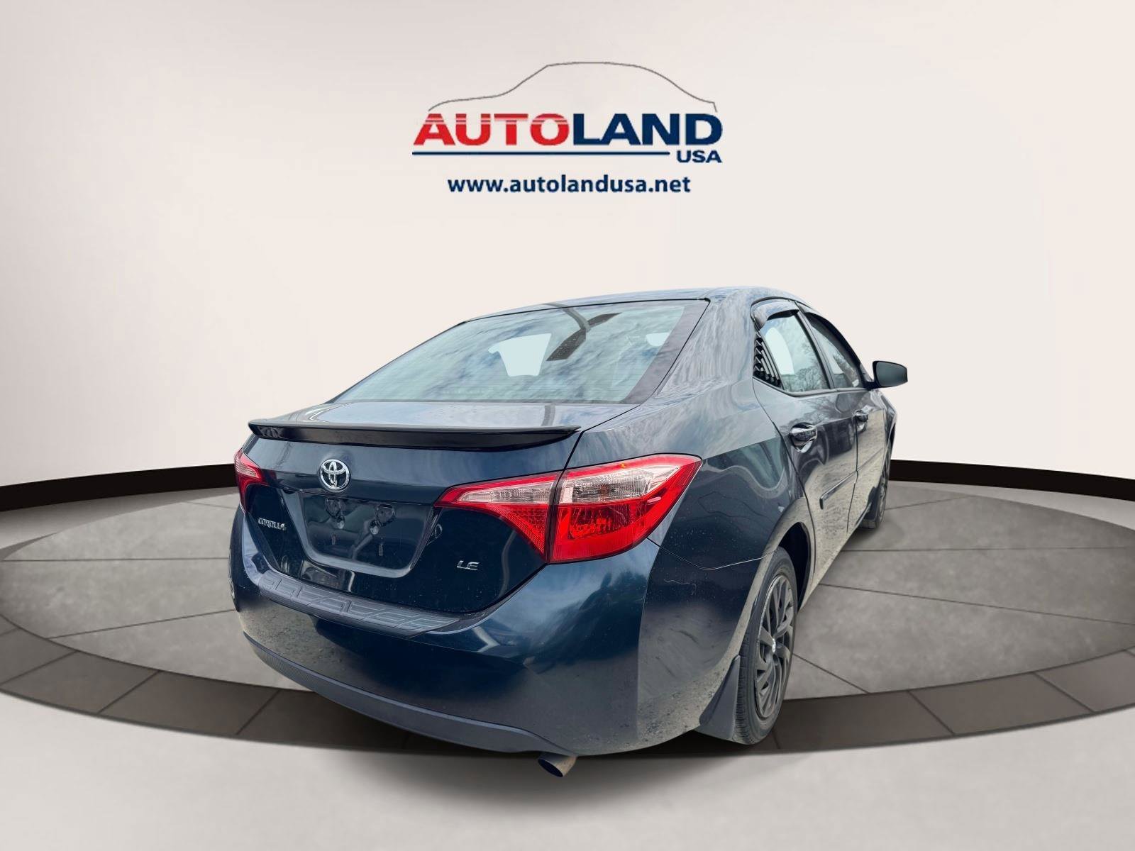 Used 2018 Toyota Corolla LE w/ Body Protection Package FWD image 3