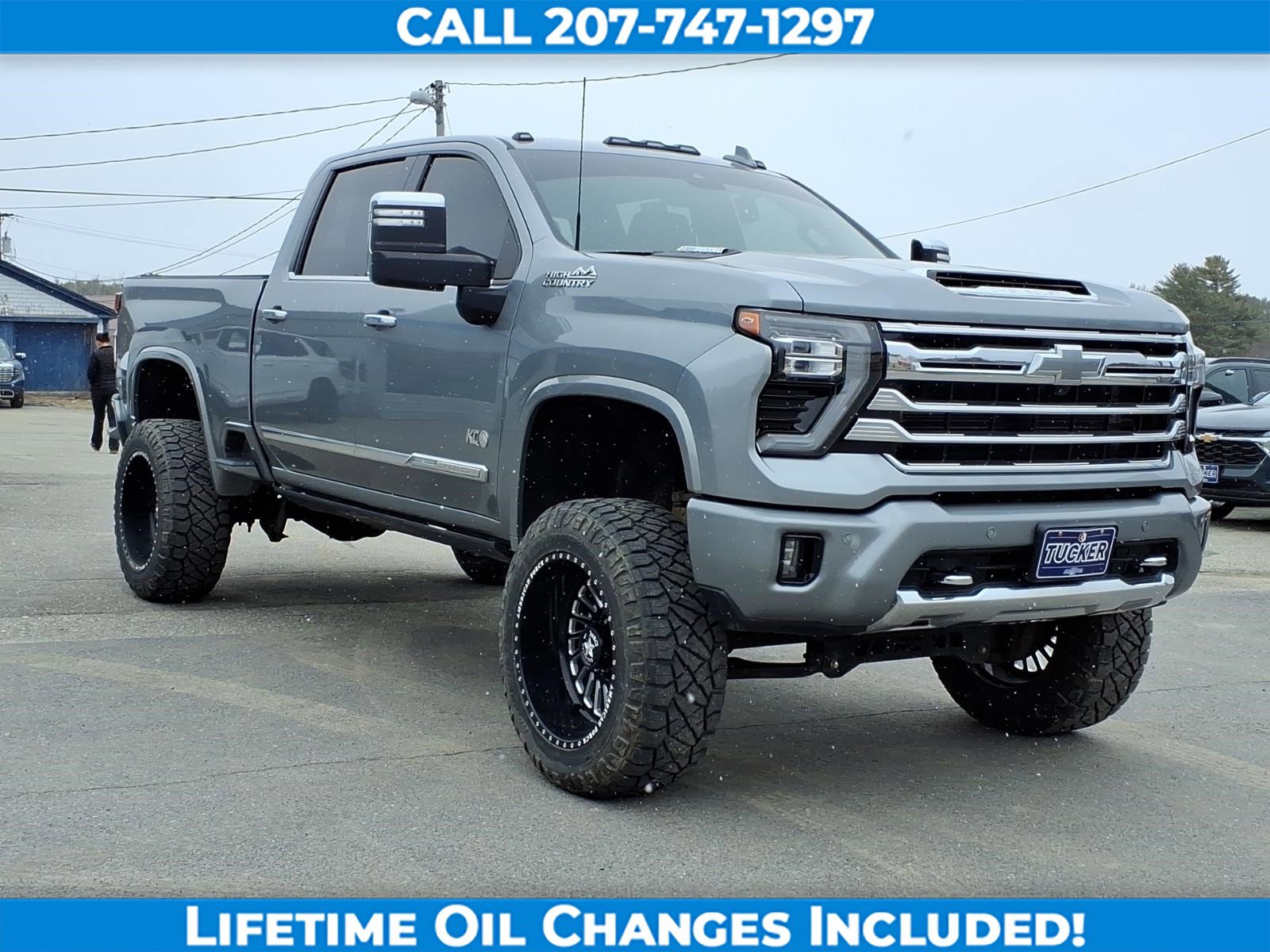 Used 2024 Chevrolet Silverado 2500 High Country w/ Technology Package AWD/4WD image 3