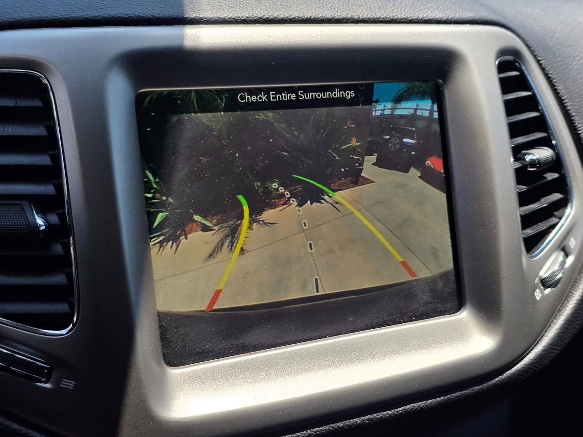 Used 2018 Jeep Compass Latitude w/ Popular Equipment Group FWD image 29