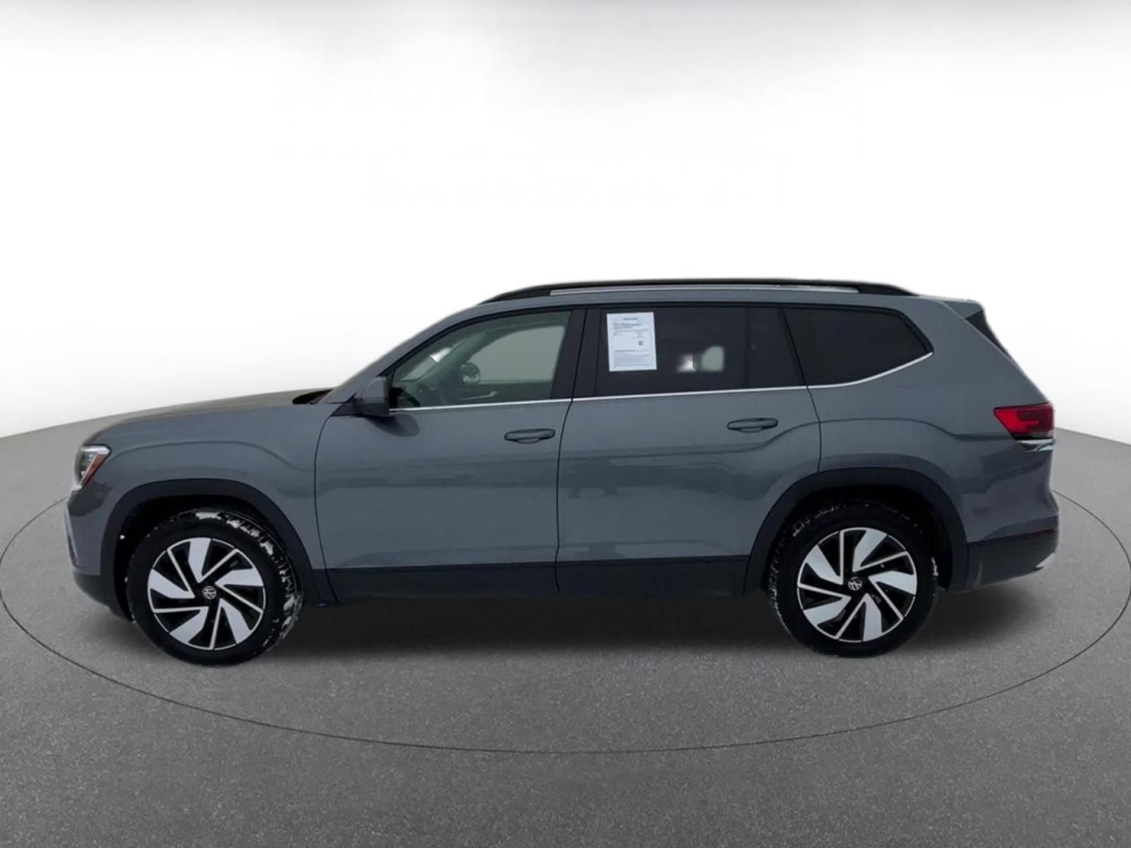 Used 2025 Volkswagen Atlas SE image 9