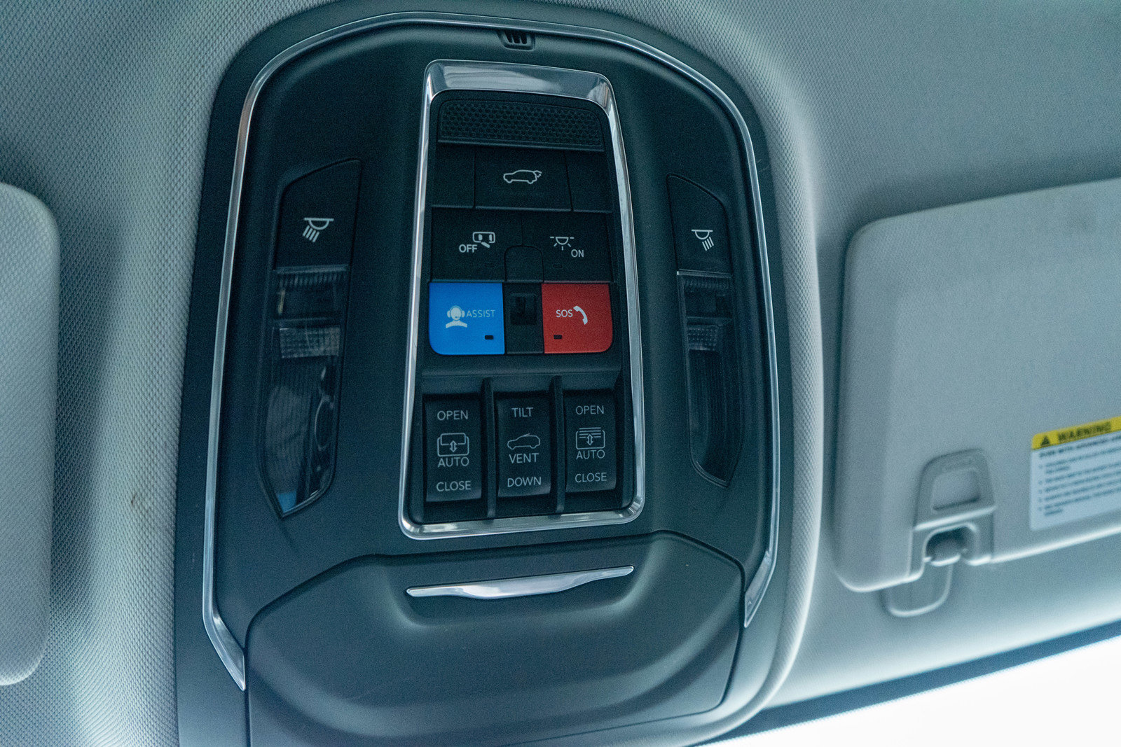 Used 2023 Jeep Grand Cherokee L Limited w/ Luxury Tech Group II image 23