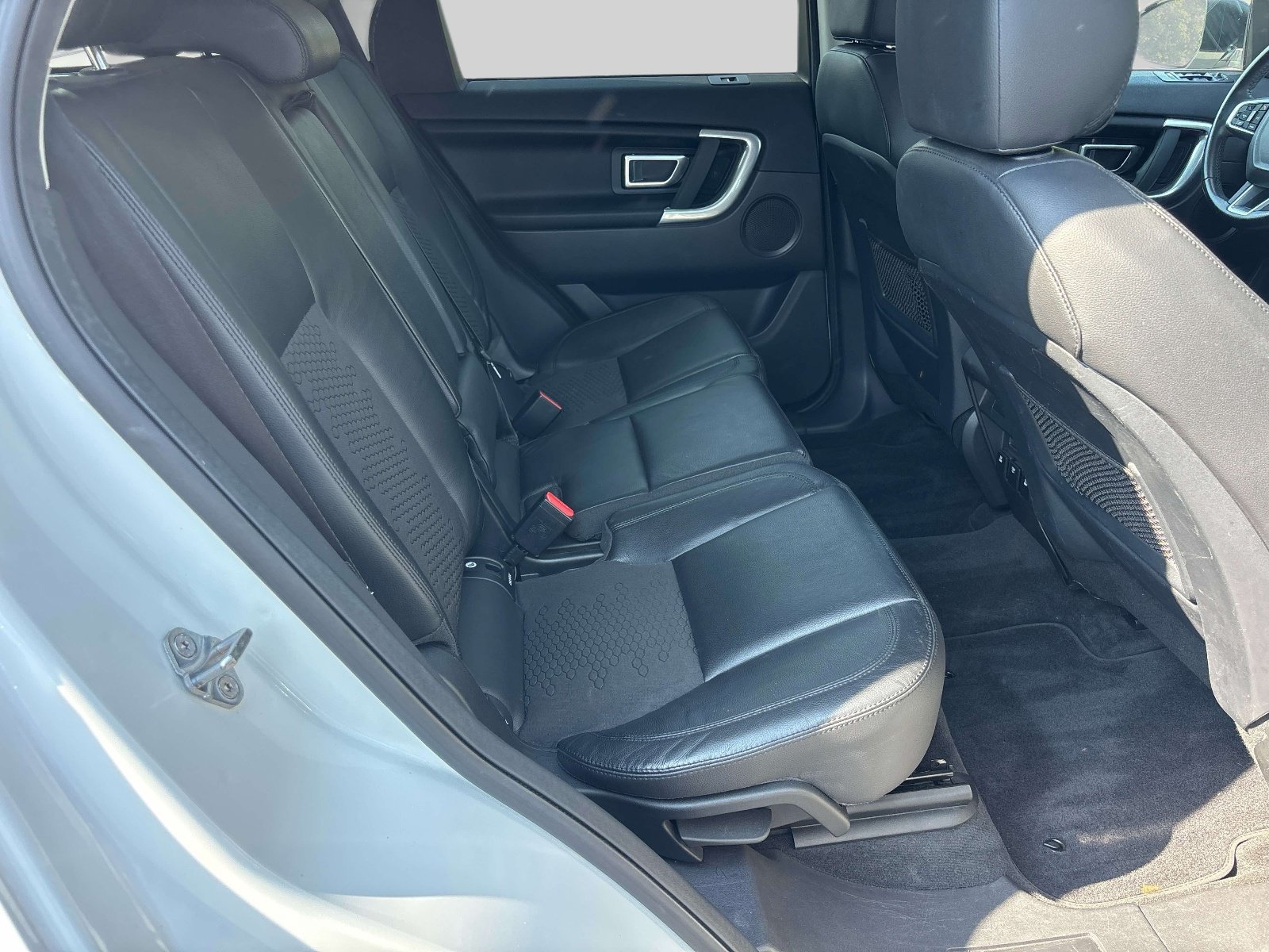 Used 2017 Land Rover Discovery Sport SE AWD/4WD image 13