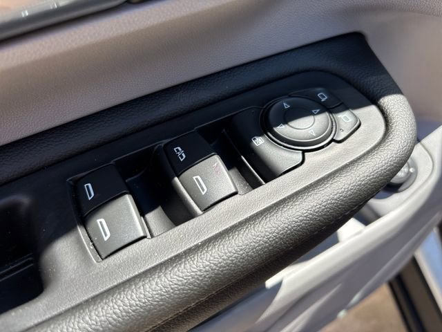 Used 2024 GMC Terrain SLT image 10