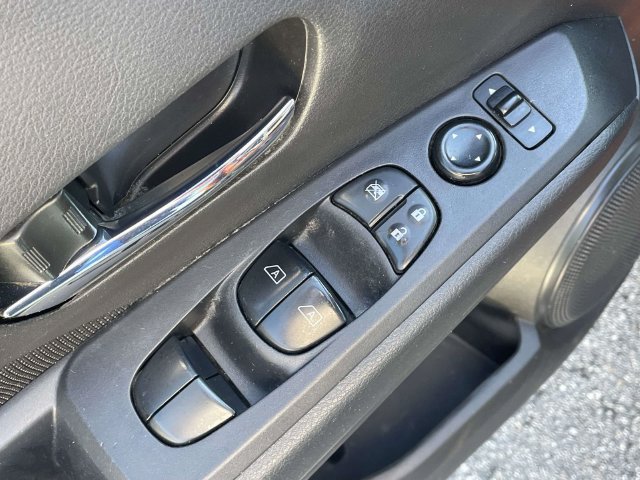 Used 2023 Nissan Kicks SV FWD image 20