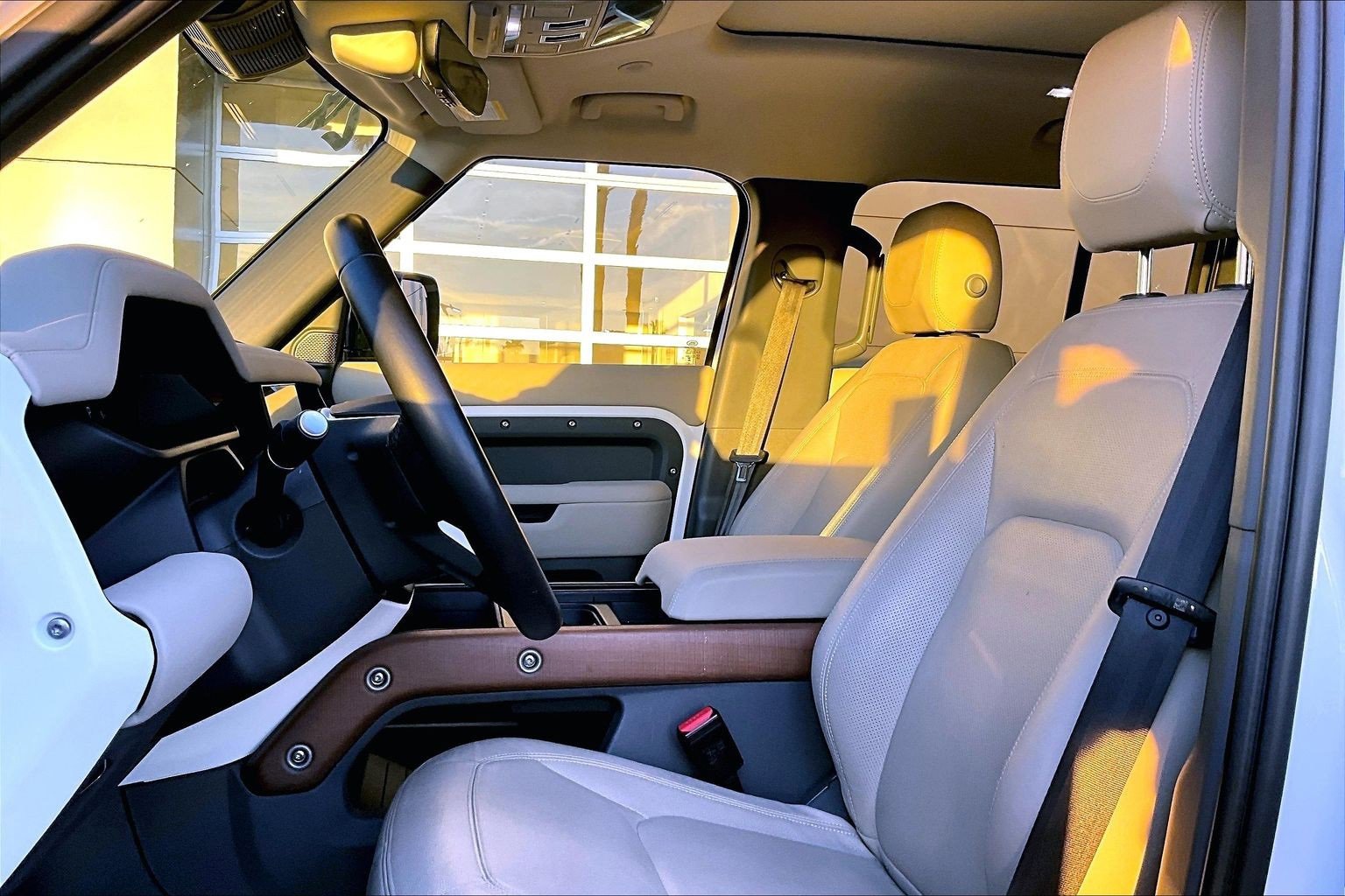 Used 2024 Land Rover Defender 110 S image 3