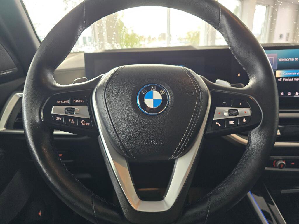 Used 2025 BMW X5 xDrive50e image 28
