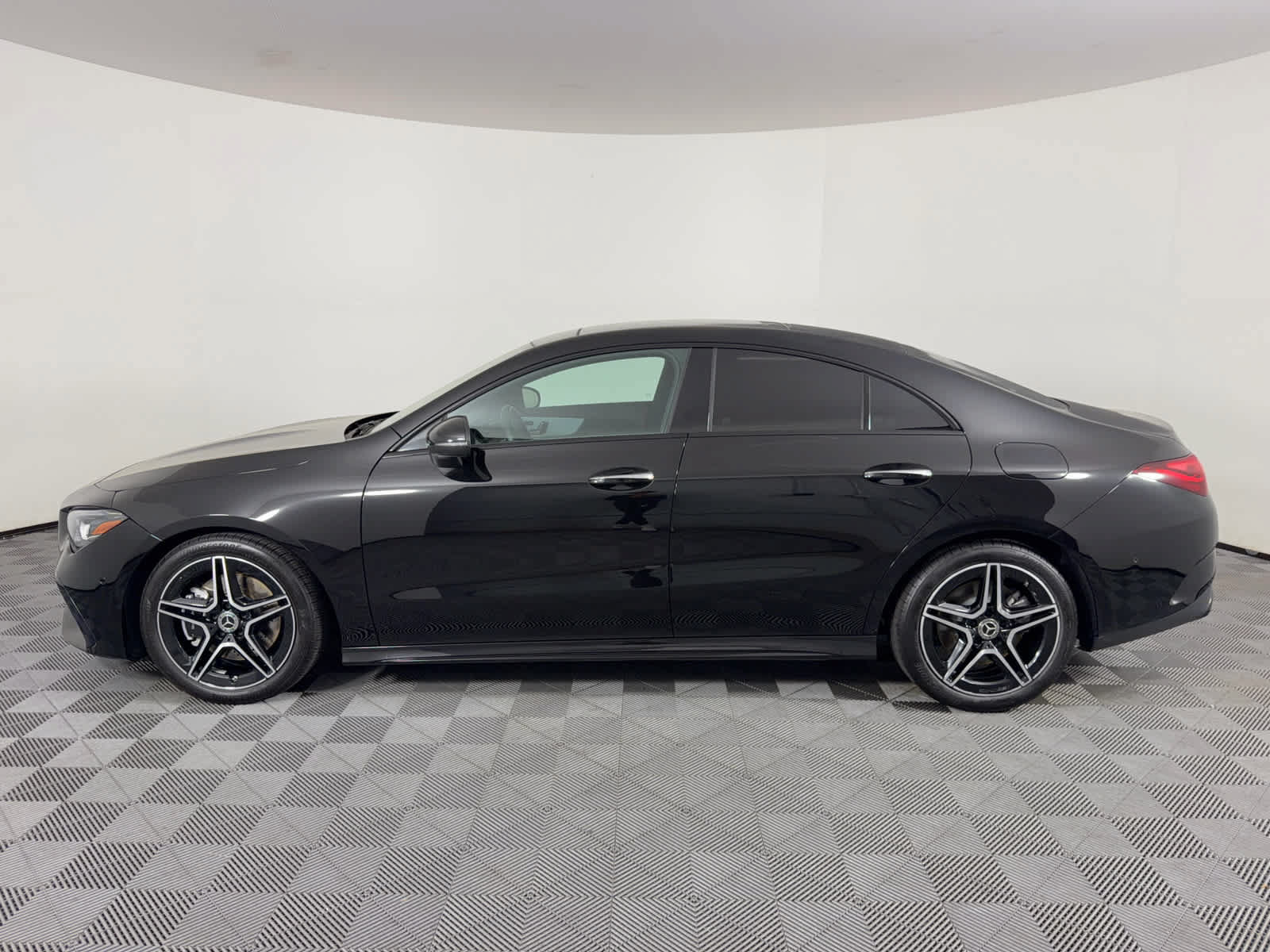 Used 2024 Mercedes-Benz CLA 250 image 6