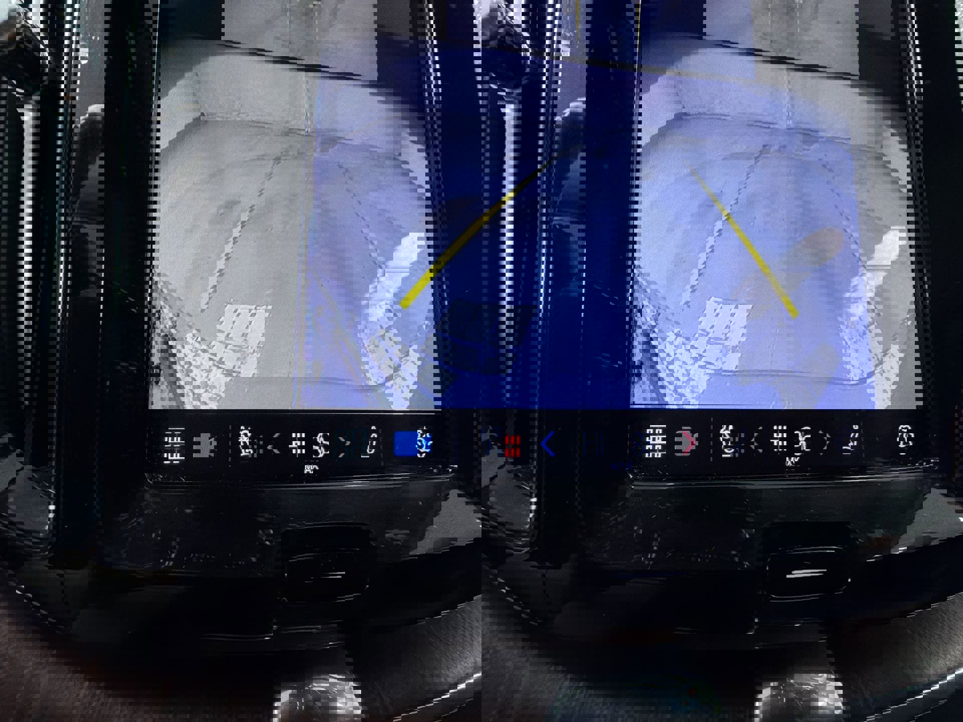 Certified 2024 Volvo XC60 B5 Plus w/ Climate Package image 30