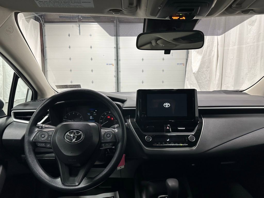 Used 2025 Toyota Corolla LE FWD image 16