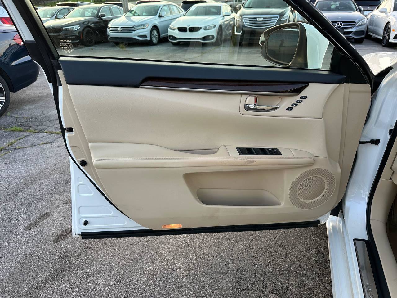 Used 2013 Lexus ES 350 w/ Luxury Pkg FWD image 18