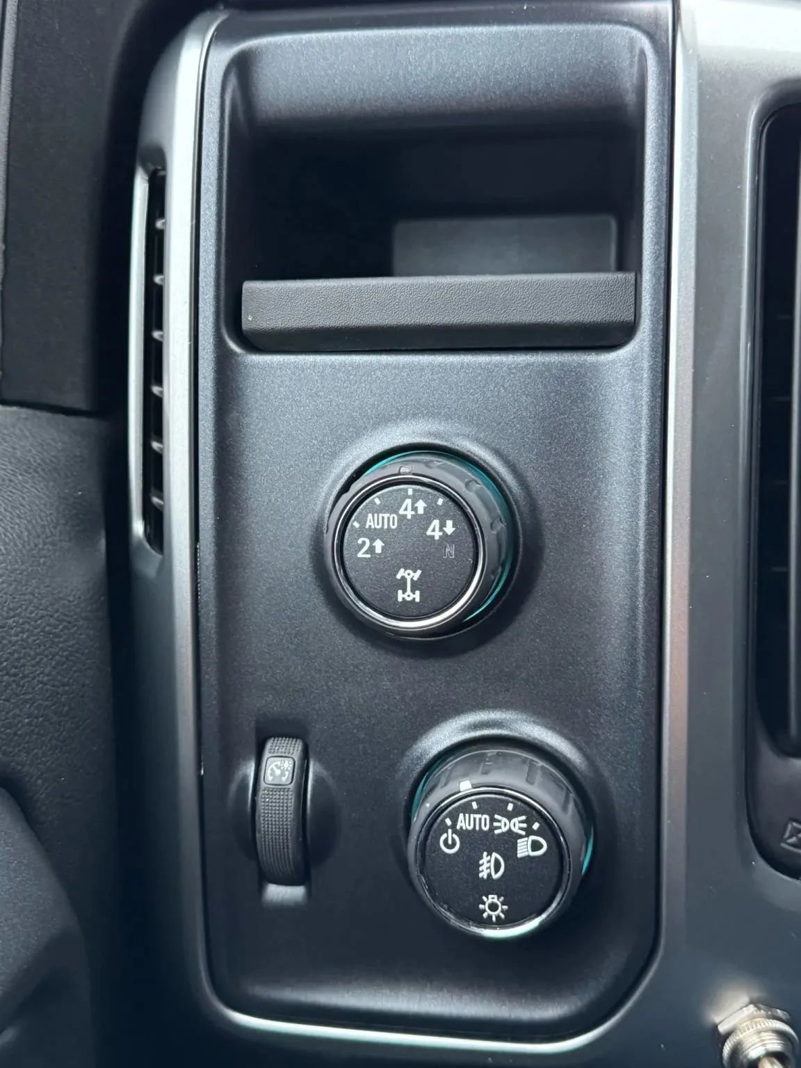 Used 2016 Chevrolet Silverado 1500 LT w/ All Star Edition image 23