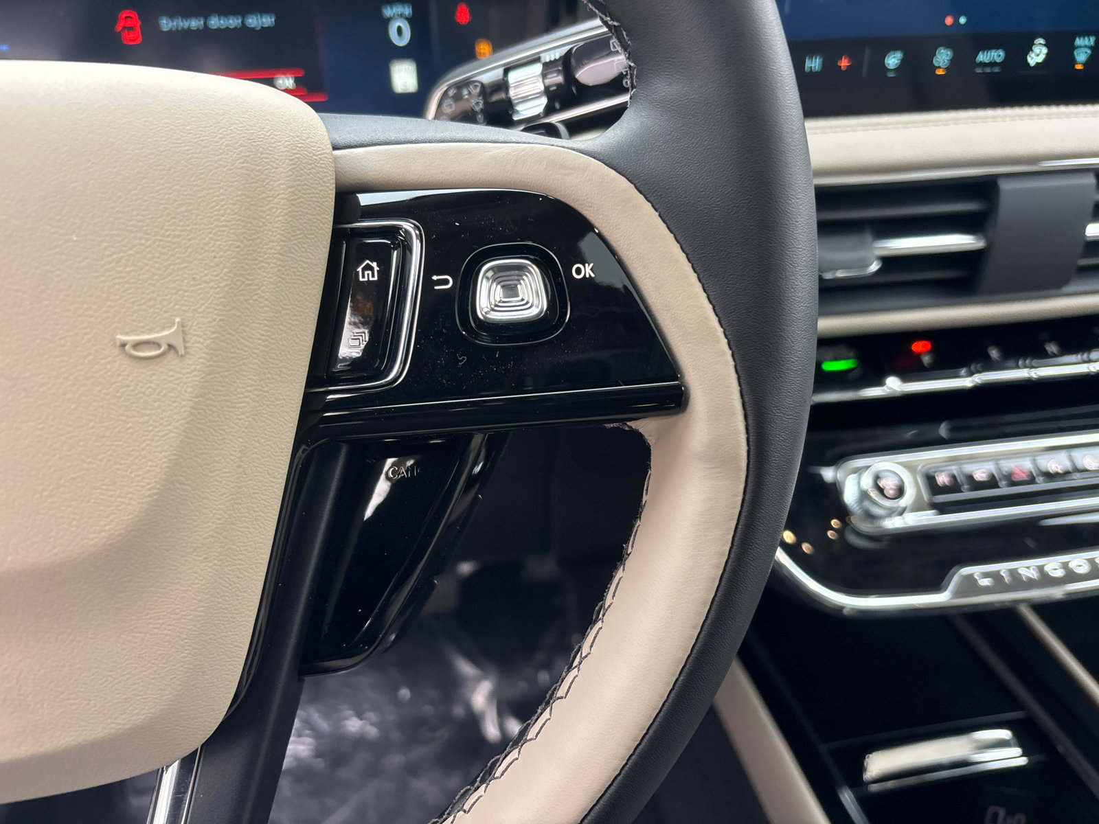 New 2026 Lincoln Corsair Premiere image 18