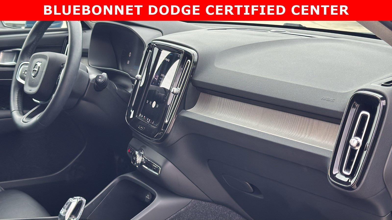 Used 2023 Volvo XC40 B5 Plus w/ Protection Package Premier image 28